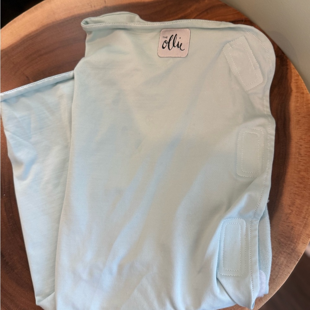 Ollie Baby Swaddle in Light Blue